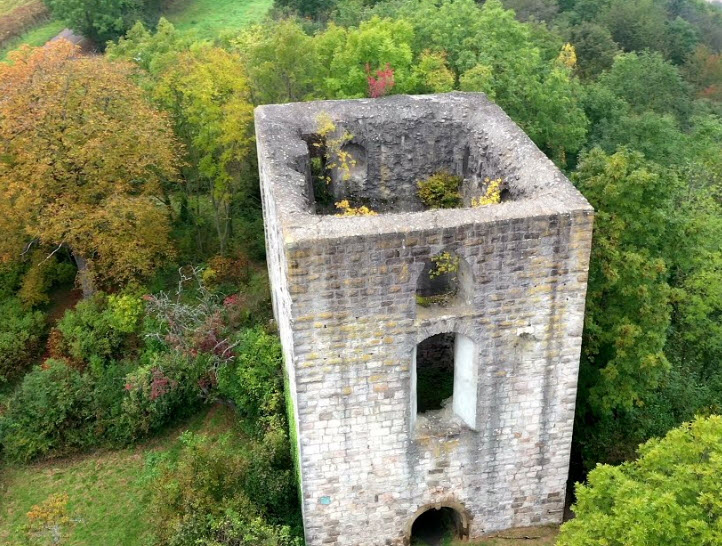 Burgruine Helfenberg, Germany